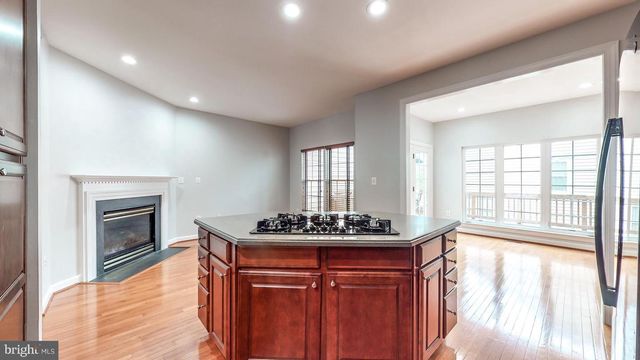 11618 PARK VISTA BLVD, Fairfax, VA 22030