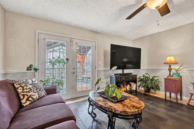 1005 Chestnut Mountain DR, Vinton, VA 24179