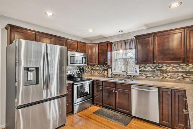 1005 Chestnut Mountain DR, Vinton, VA 24179