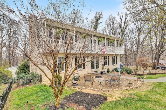 1005 Chestnut Mountain DR, Vinton, VA 24179