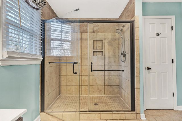 1005 Chestnut Mountain DR, Vinton, VA 24179