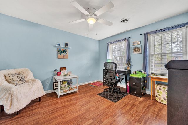 1005 Chestnut Mountain DR, Vinton, VA 24179