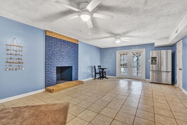 1005 Chestnut Mountain DR, Vinton, VA 24179