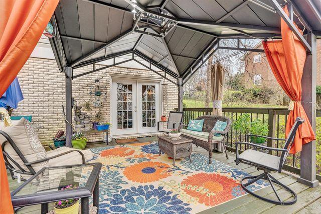 1005 Chestnut Mountain DR, Vinton, VA 24179