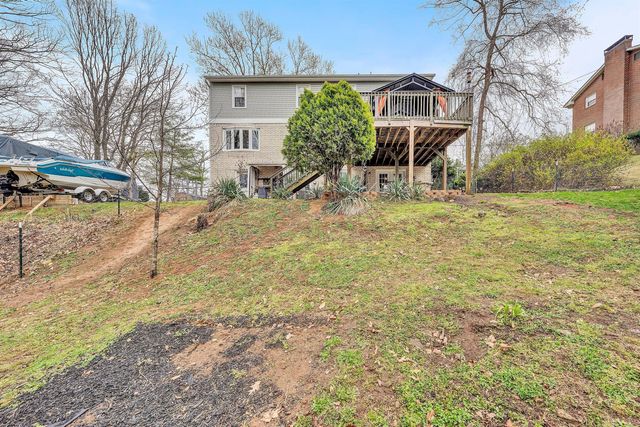 1005 Chestnut Mountain DR, Vinton, VA 24179