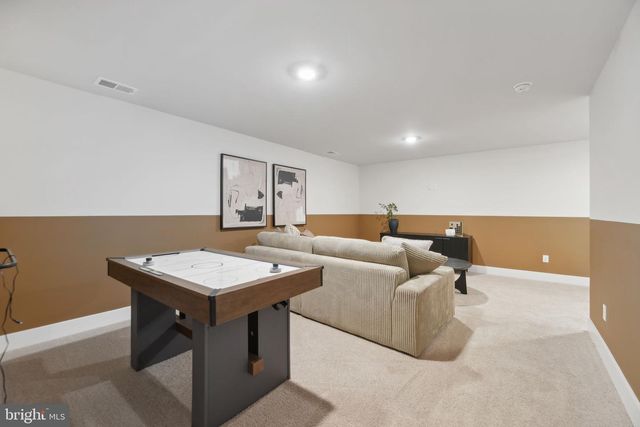 135 WAPPINGER TER, Winchester, VA 22602