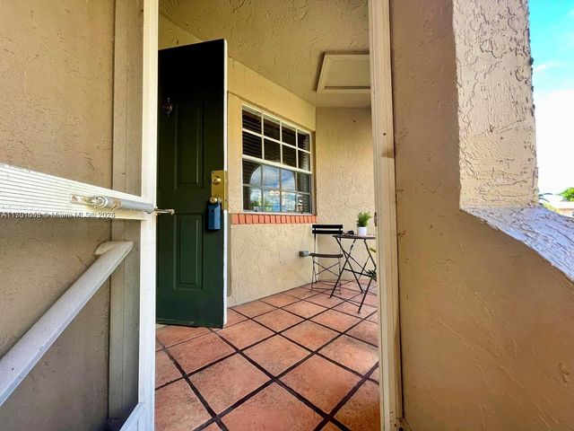 333 SW 86th Ave 201, Pembroke Pines, FL 33025