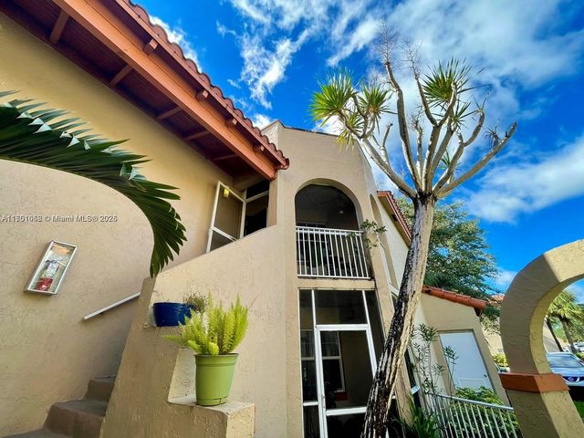 333 SW 86th Ave 201, Pembroke Pines, FL 33025