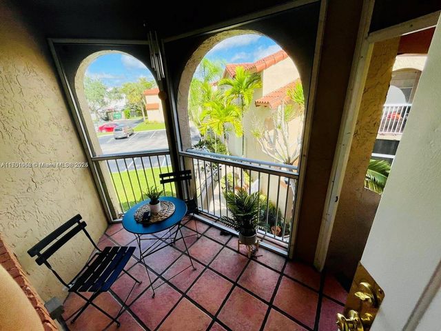 333 SW 86th Ave 201, Pembroke Pines, FL 33025