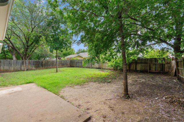 4809 BAYSIDE DR, Austin, TX 78744