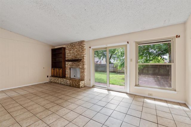 4809 BAYSIDE DR, Austin, TX 78744