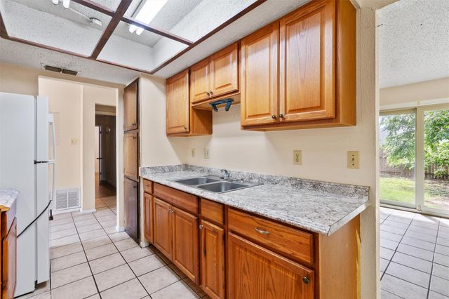 4809 BAYSIDE DR, Austin, TX 78744