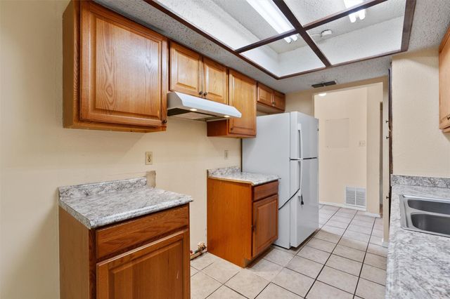 4809 BAYSIDE DR, Austin, TX 78744