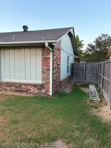 3010 Riverbend Drive, Fort Smith, AR 72903