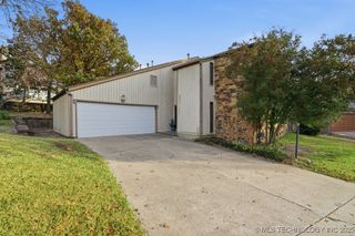 3301 E 68th Place 1, Tulsa, OK 74136
