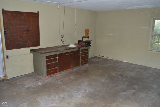 10465 Woodlawn Drive, Indianapolis, IN 46280