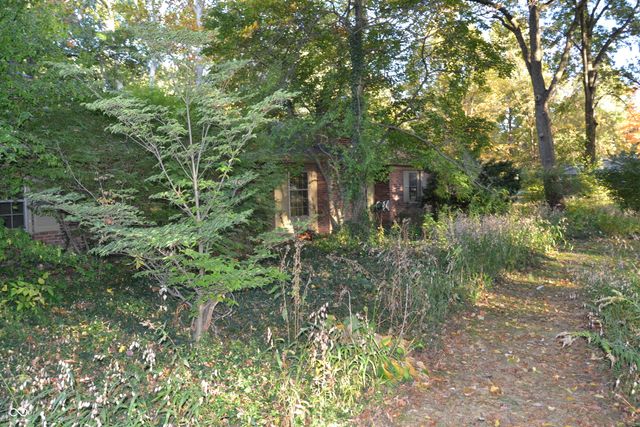 10465 Woodlawn Drive, Indianapolis, IN 46280