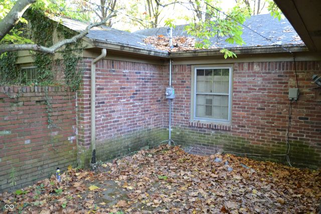 10465 Woodlawn Drive, Indianapolis, IN 46280