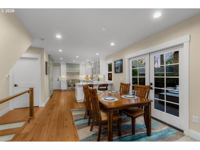 767 10TH St, Lake Oswego, OR 97034