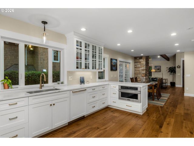 767 10TH St, Lake Oswego, OR 97034