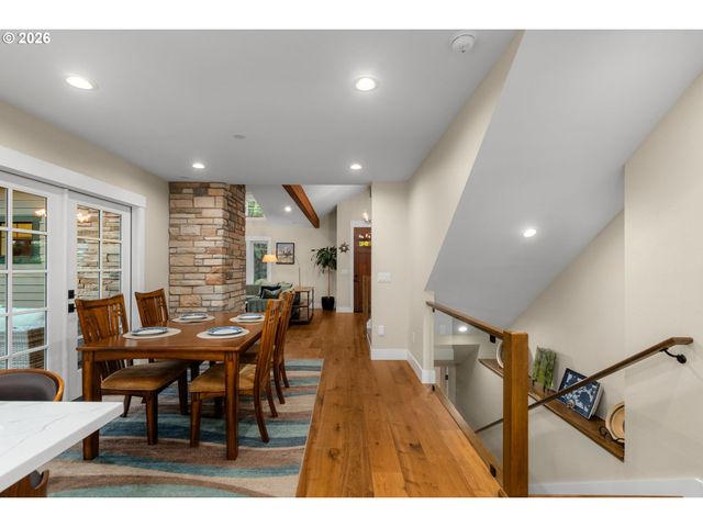 767 10TH St, Lake Oswego, OR 97034