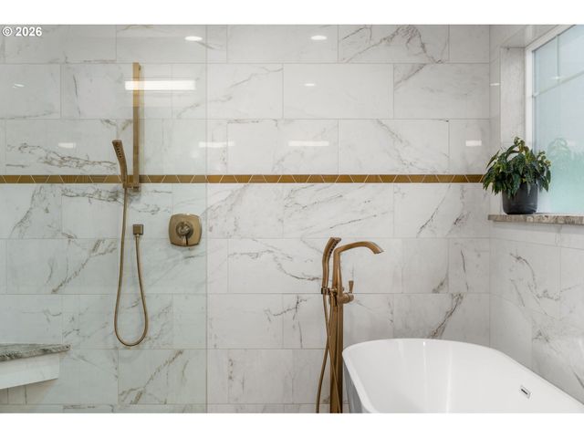 767 10TH St, Lake Oswego, OR 97034