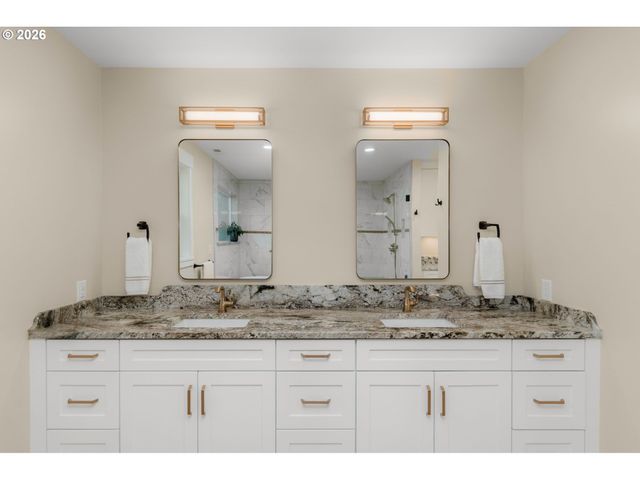 767 10TH St, Lake Oswego, OR 97034