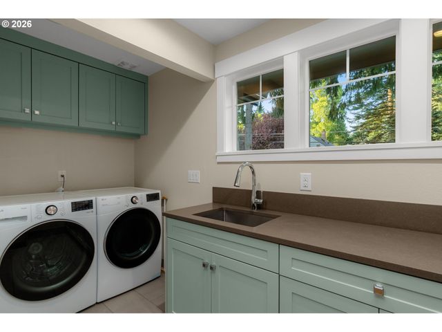 767 10TH St, Lake Oswego, OR 97034