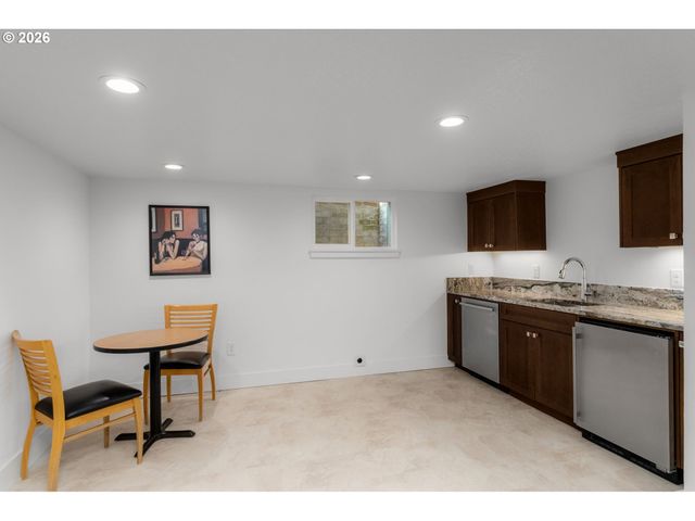 767 10TH St, Lake Oswego, OR 97034