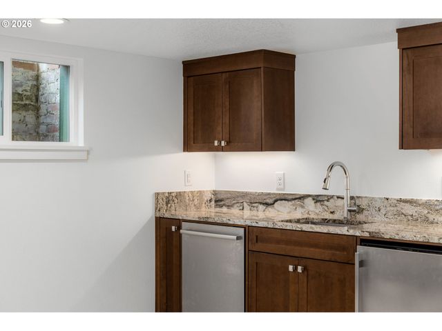 767 10TH St, Lake Oswego, OR 97034