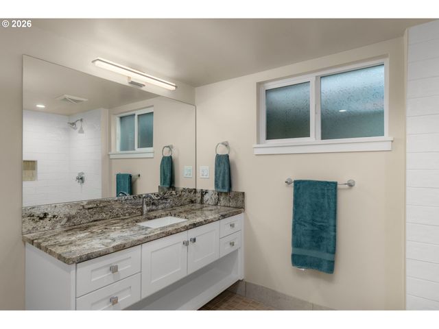 767 10TH St, Lake Oswego, OR 97034