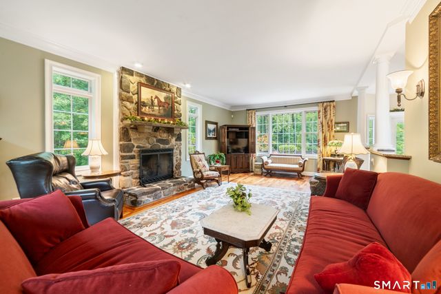 117 Chippenwood Lane, Bristol, CT 06010