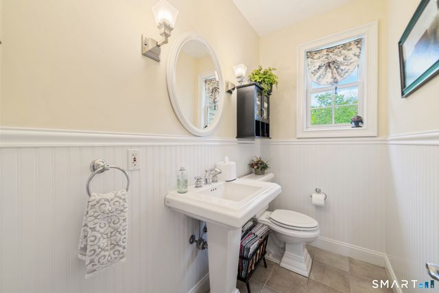 117 Chippenwood Lane, Bristol, CT 06010