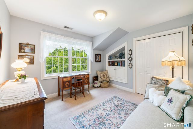 117 Chippenwood Lane, Bristol, CT 06010