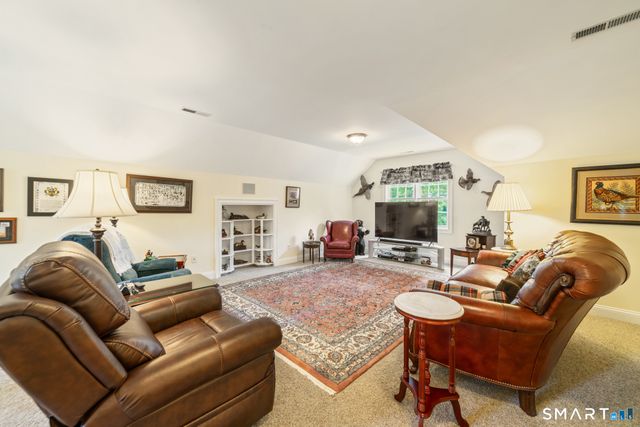 117 Chippenwood Lane, Bristol, CT 06010