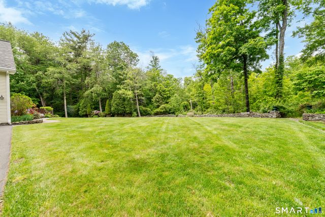 117 Chippenwood Lane, Bristol, CT 06010