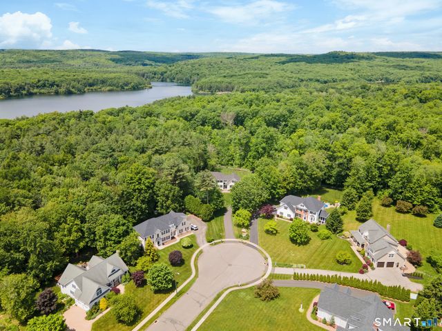 117 Chippenwood Lane, Bristol, CT 06010