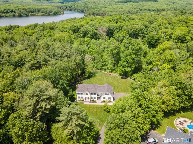 117 Chippenwood Lane, Bristol, CT 06010