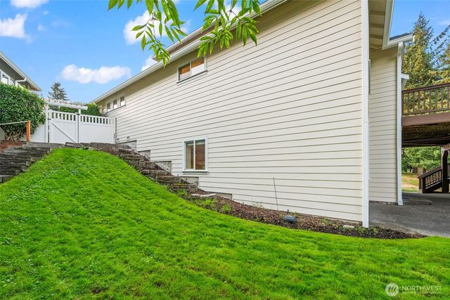 4329 Fairwood Boulevard NE, Tacoma, WA 98422