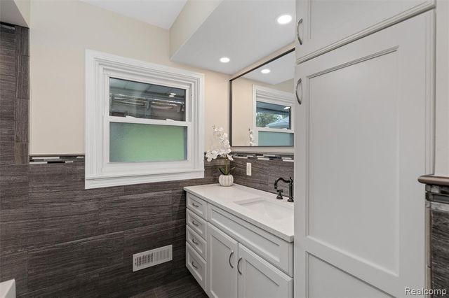 30360 Kincardine Road, Franklin, MI 48025
