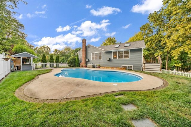 59 Bannan Dr, North Andover, MA 01845