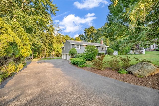 59 Bannan Dr, North Andover, MA 01845