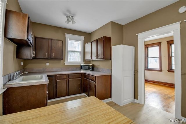 31 Hughes Avenue, Buffalo, NY 14208