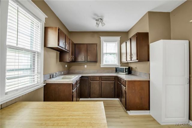 31 Hughes Avenue, Buffalo, NY 14208