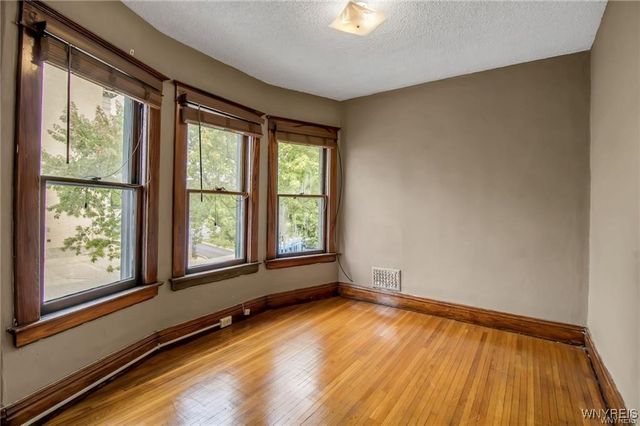 31 Hughes Avenue, Buffalo, NY 14208