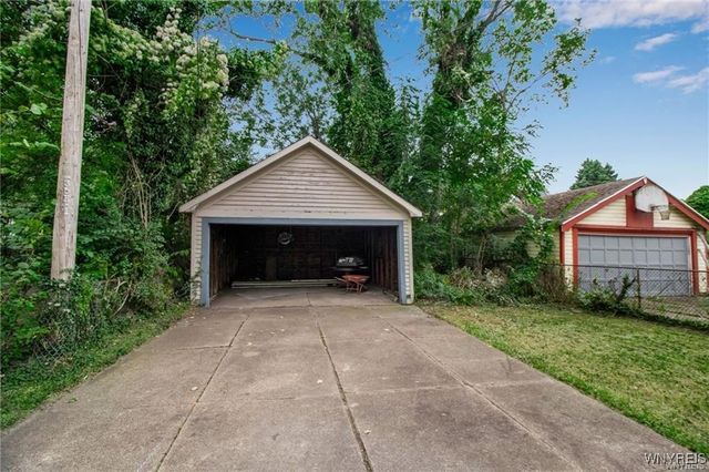 31 Hughes Avenue, Buffalo, NY 14208