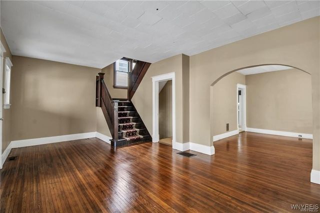 31 Hughes Avenue, Buffalo, NY 14208