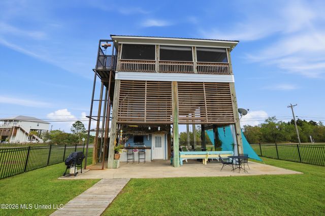 11025 Tahiti Street, Bay Saint Louis, MS 39520
