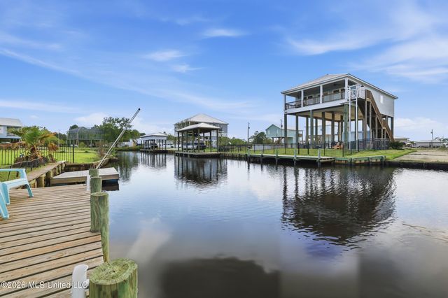 11025 Tahiti Street, Bay Saint Louis, MS 39520