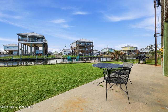11025 Tahiti Street, Bay Saint Louis, MS 39520
